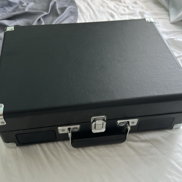 Barely used-crosley record player - Picture 2 of 3